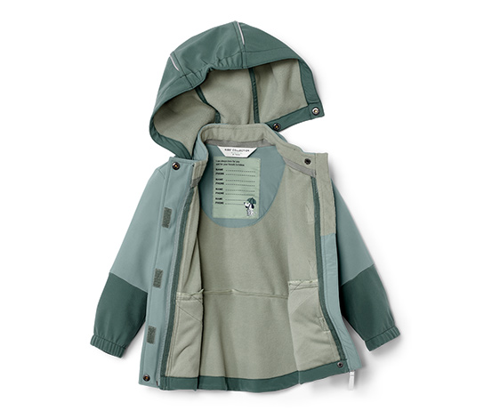 Kinder-Softshelljacke mit Farbwechsel bei Regen, grün