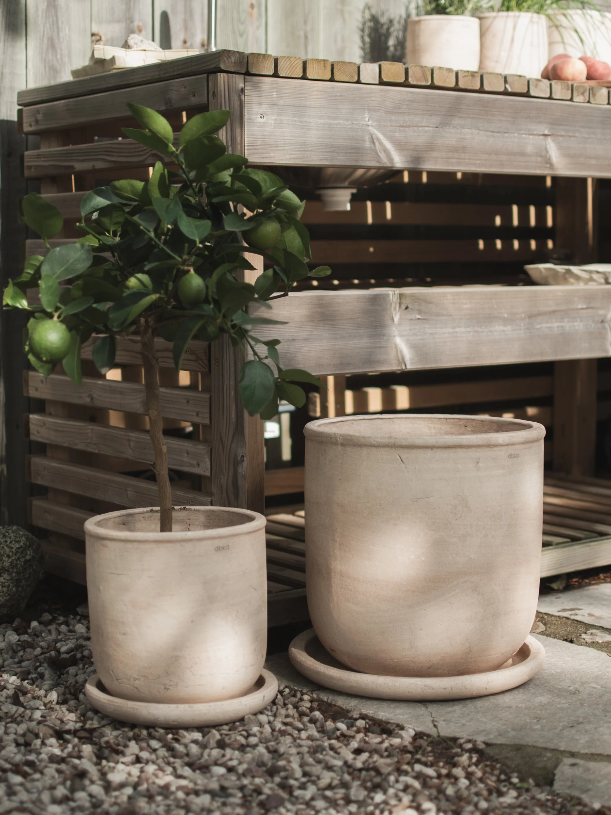 Outdoor bloempot Terra van terracotta, H 26 cm