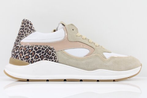 Hip Sneaker