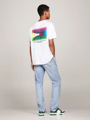 Camiseta com estampa do logo nas costas