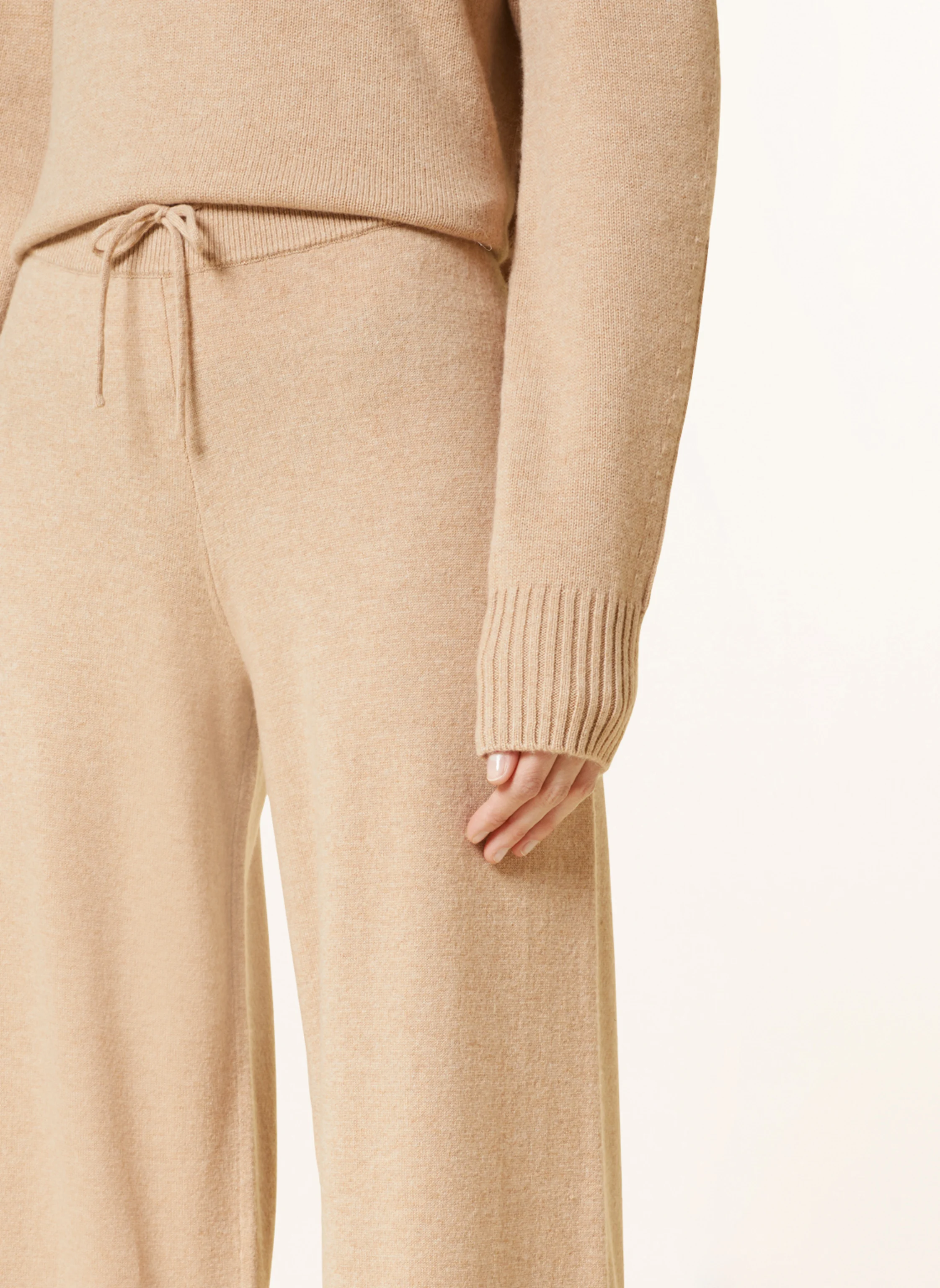 Juvia Strickhose