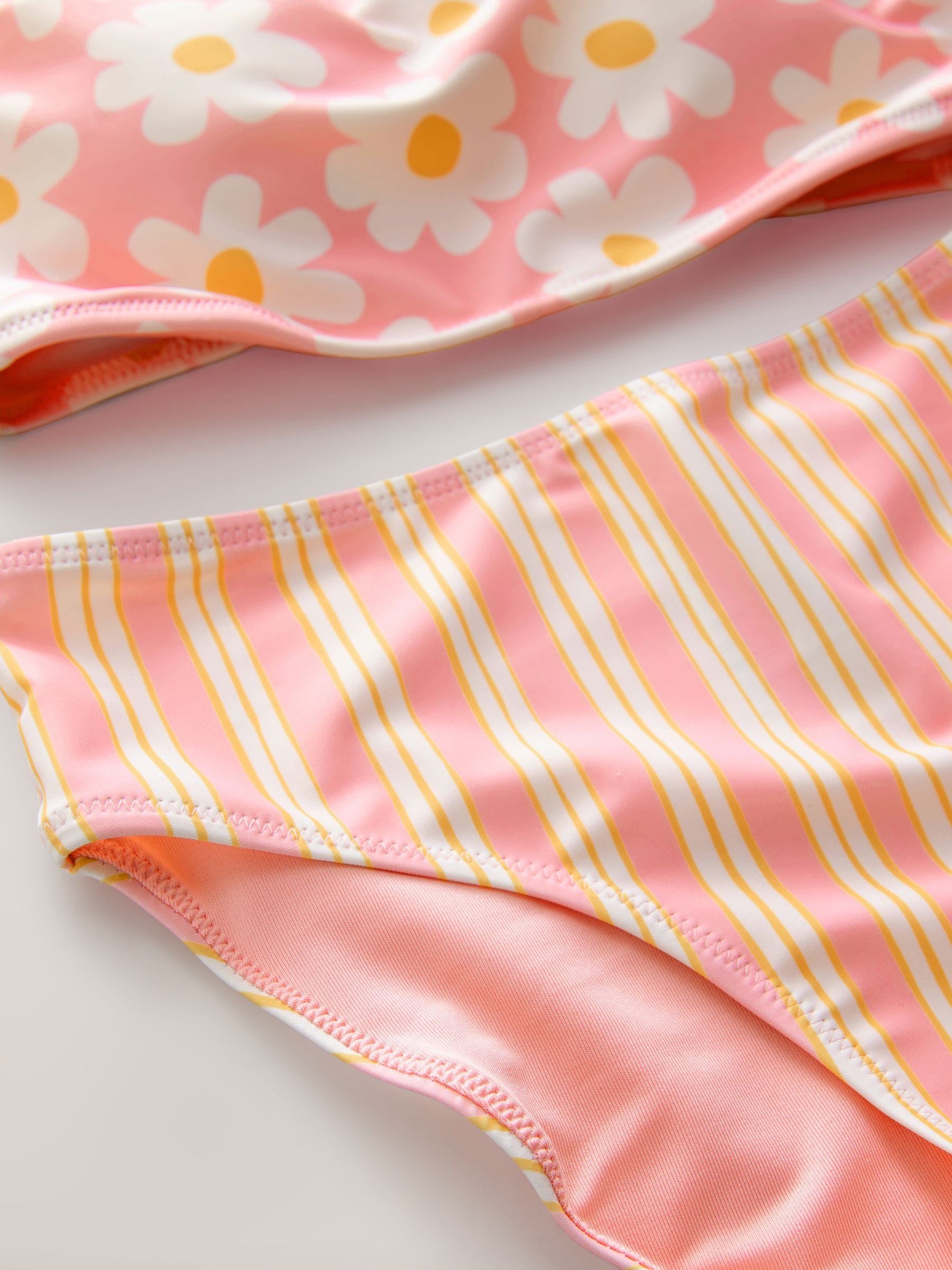 Roze bloemen - Licht gewatteerde bikini (8-16jr)
