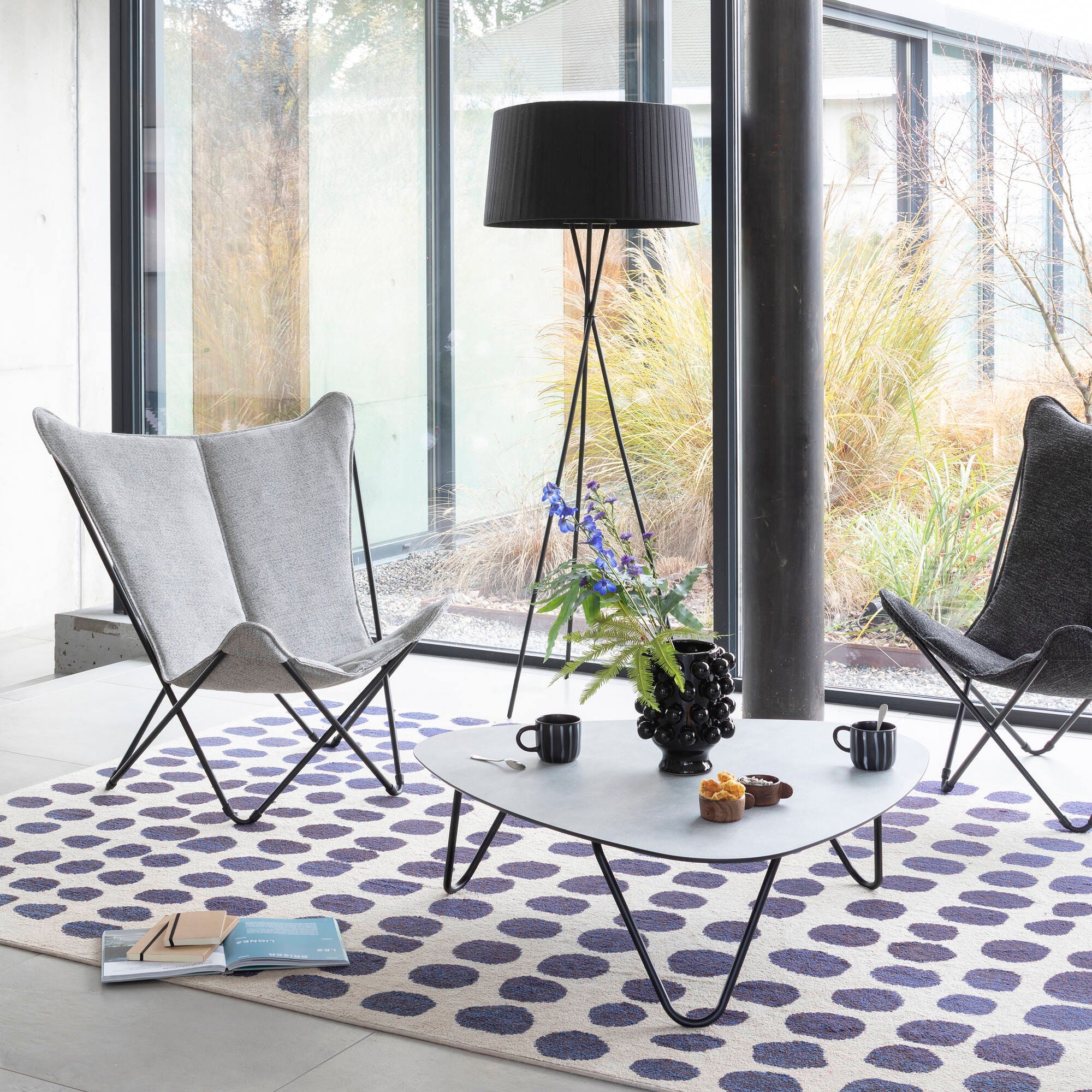 Gepolsterter Breiter Butterfly Chair Sphinx Tundra Schwarz Ebene