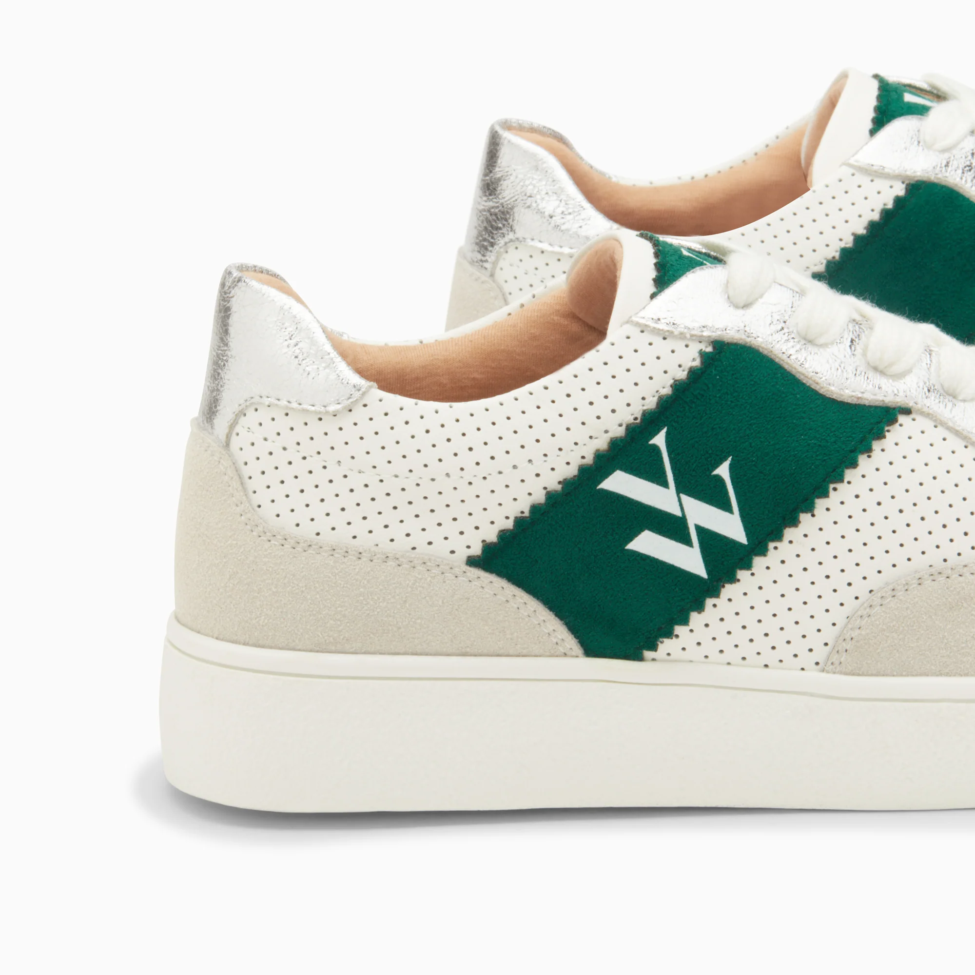 Sneakers-Baskets monogramme Flavie perforées gris et vert à lacets