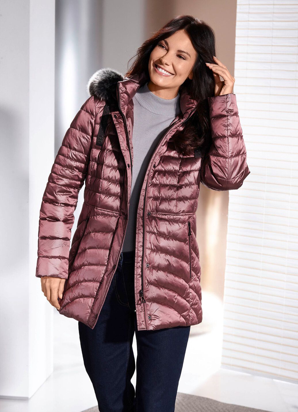 Jacke mit abnehmbarer Kapuze