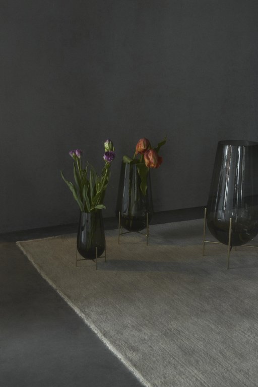 Audo Copenhagen Échasse vaas small Smoke / Brushed Brass