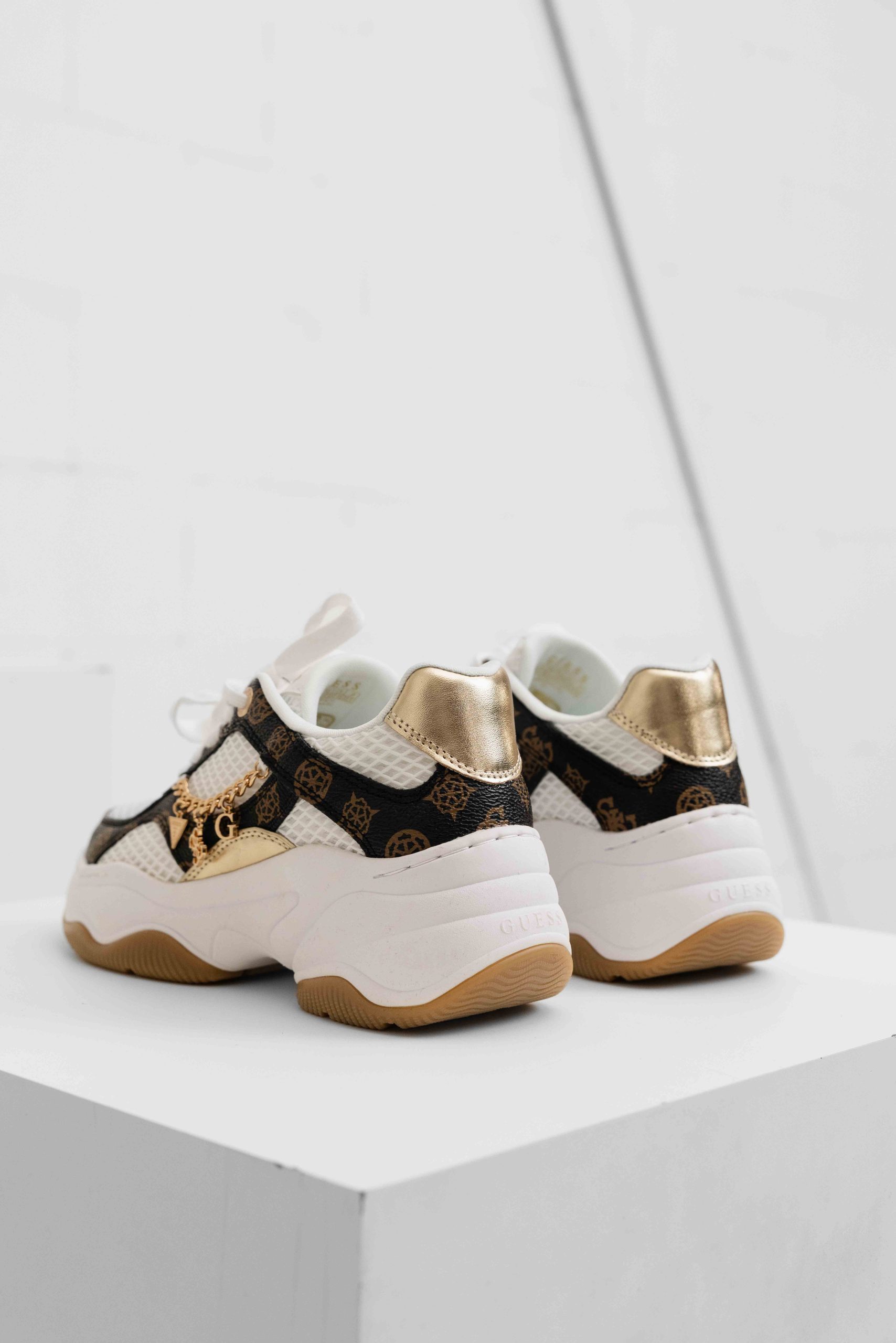 Guess Runner Sneakers Dames Wit/Bruin
