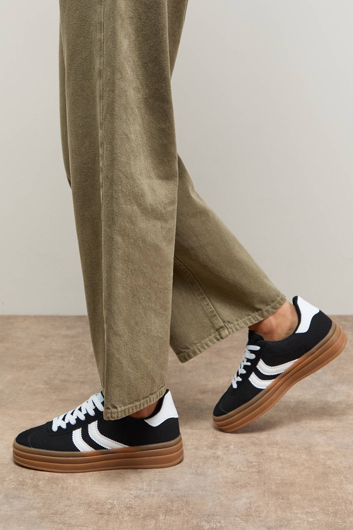 Oasis Baskets Plateforme à Lacets Lorina en synthétique