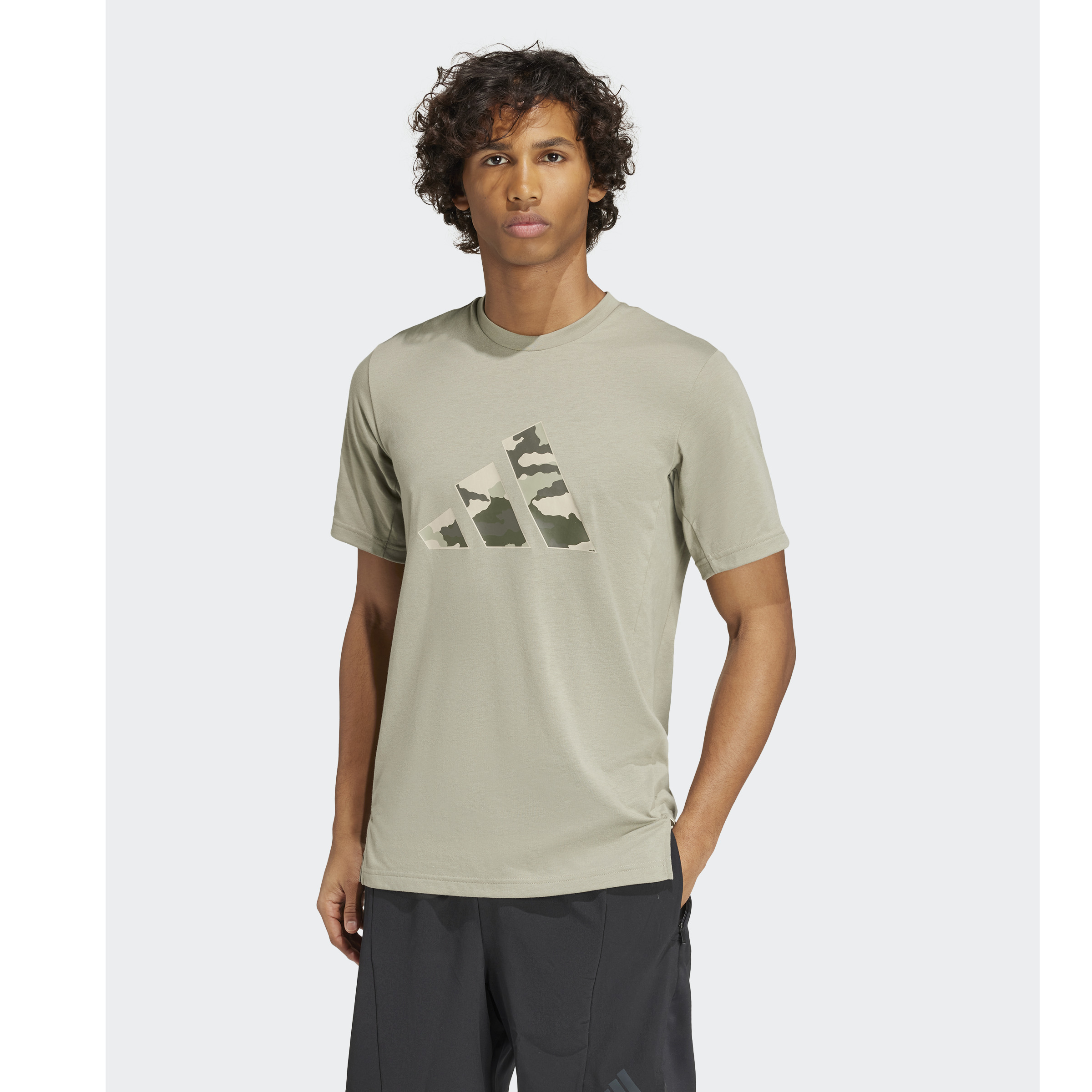 Adidas CAMO BIG LOGO T
