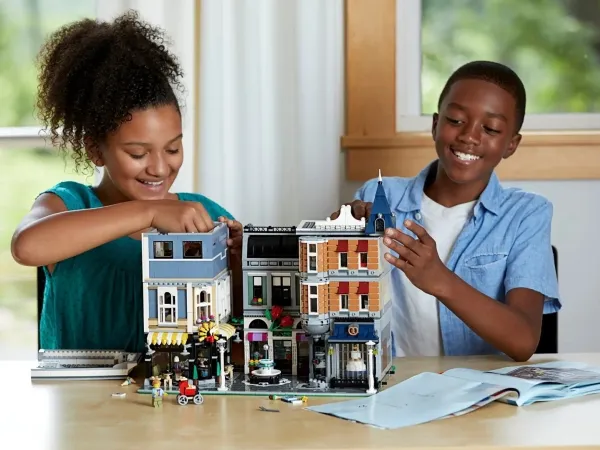 LEGO Creator Expert 10255 Butiksgade
