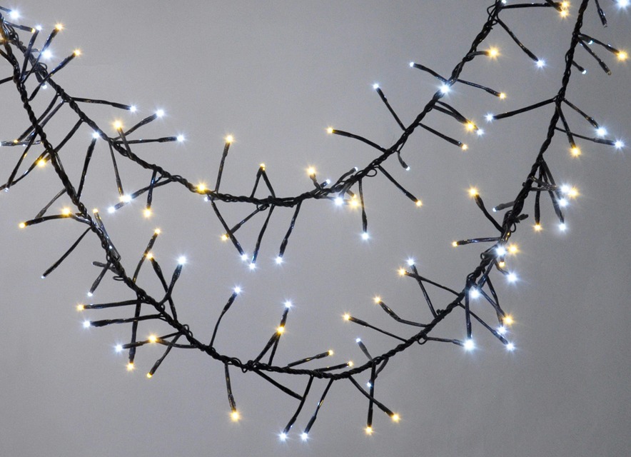 Cluster-LED-Lichterkette mit digitalem Outdoor-Trafo