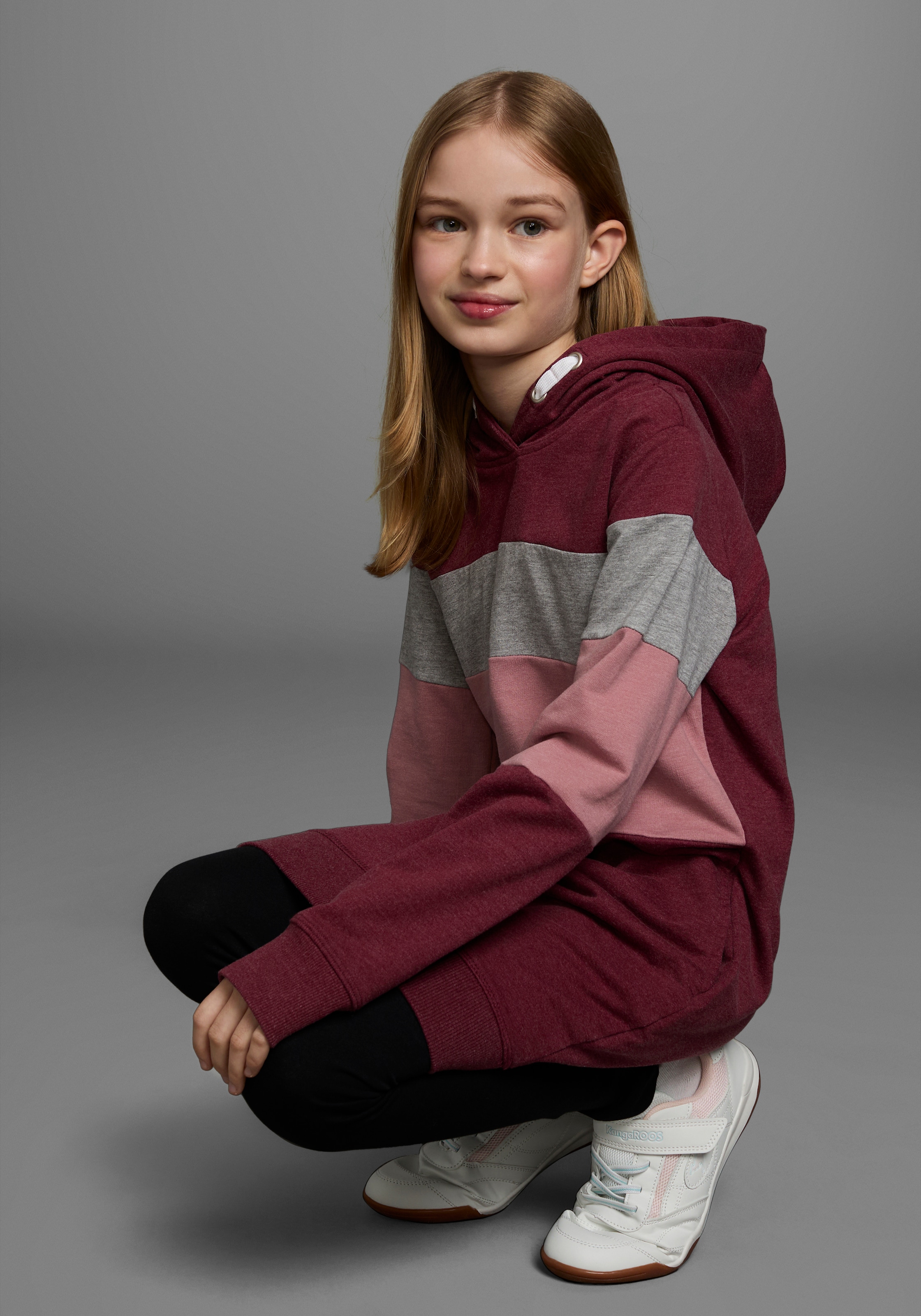KIDSWORLD Sweatkleid Eingrifftaschen lang,  sportliches Streifendesign,  aus Baumwollmischung,  Langarm