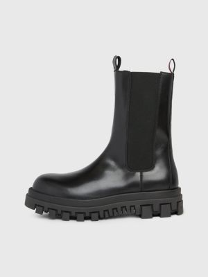 Botas Chelsea de couro com travas