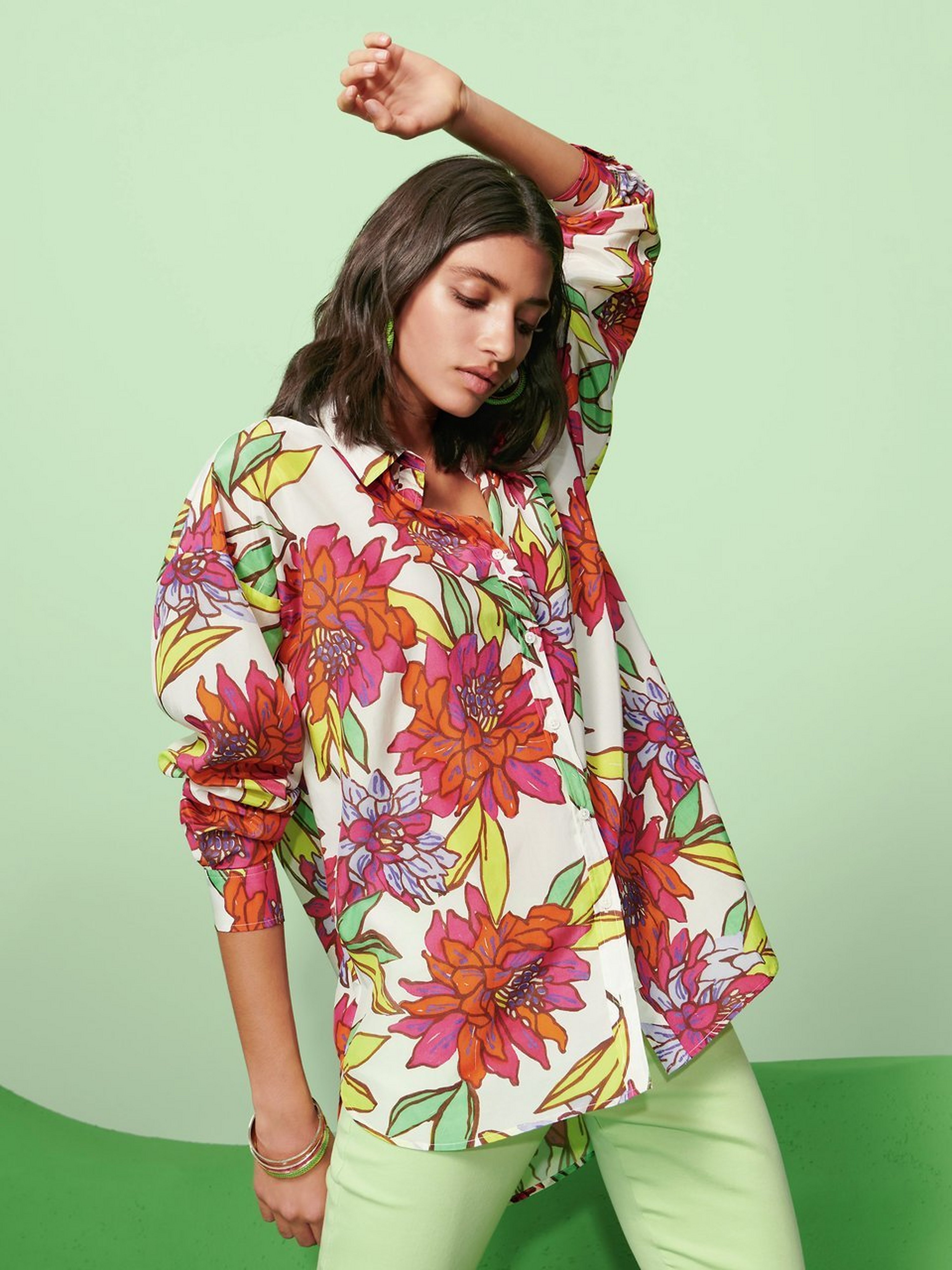 Long-Bluse im Oversized-Style