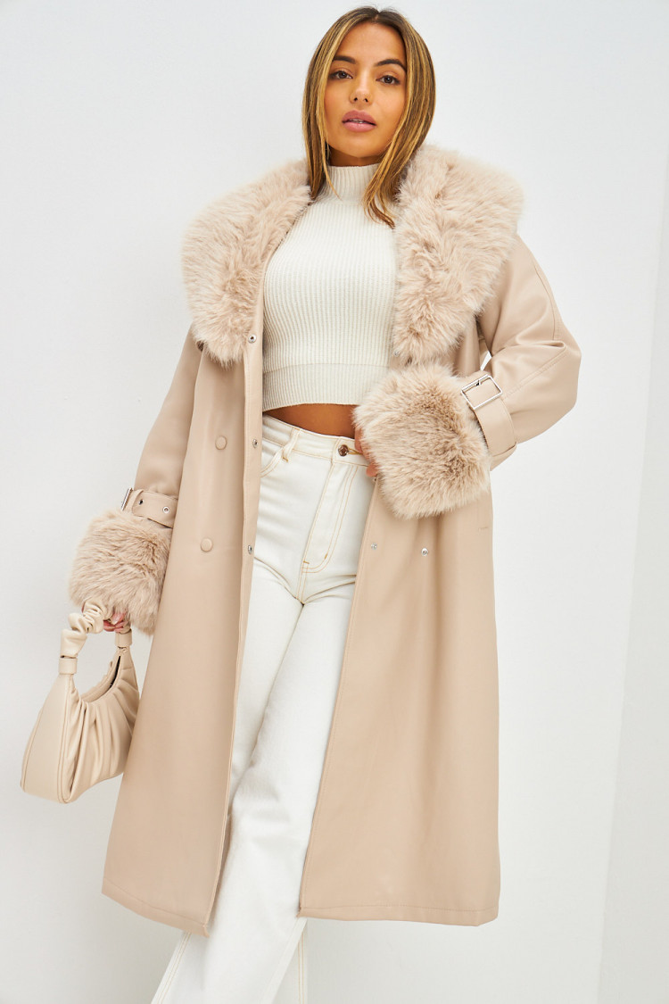 Manteau long en simili cuir beige et fourrure