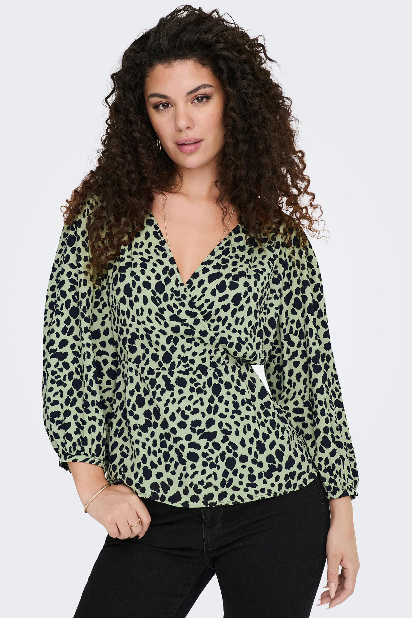 Blusa envelope com mangas 3/4