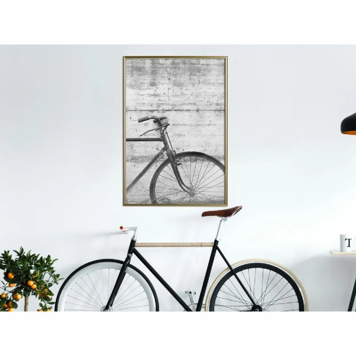 Paris Prix Affiche encadrée Bicycle Leaning Wall 40x60 cm - Or