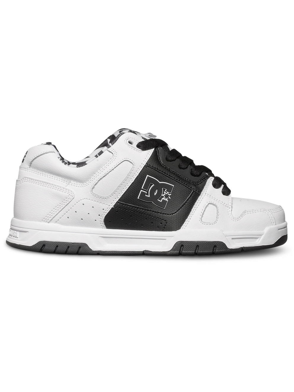 DC Stag Skate Shoes white/black/white
