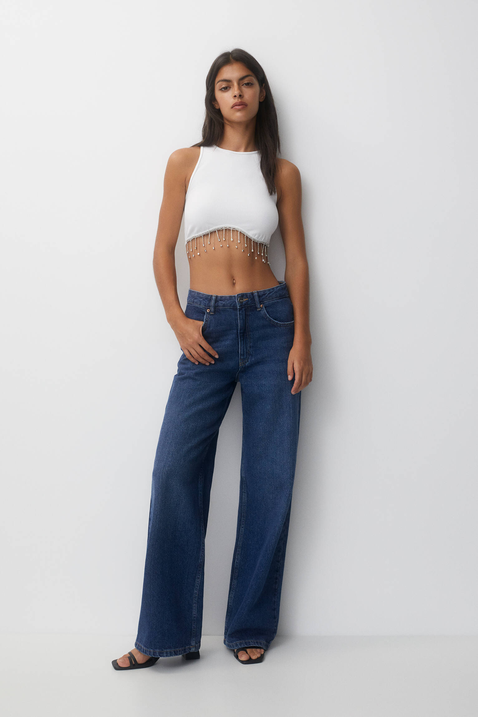 Top cropped de cintura baixa com strass - branco