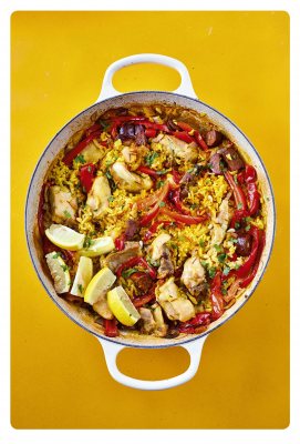 The Roasting Tin Around the World: Global One Dish Dinners - Rukmini's Roasting Tin (Hardback)