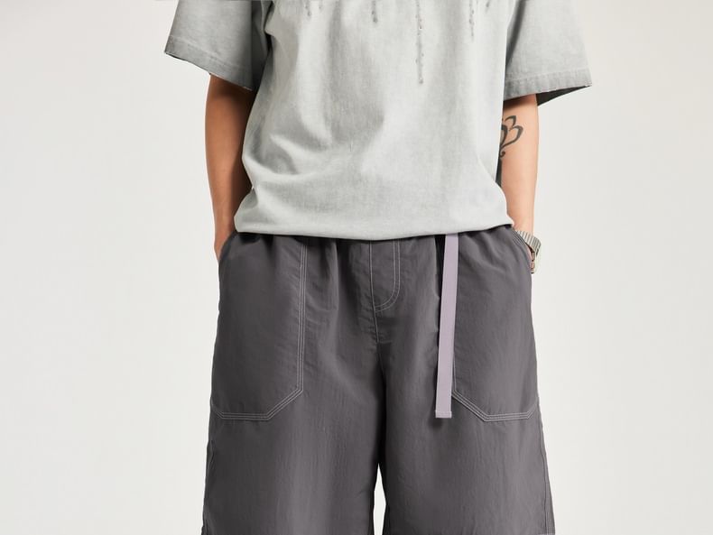 Newin - Ademende gestikte shorts met riem