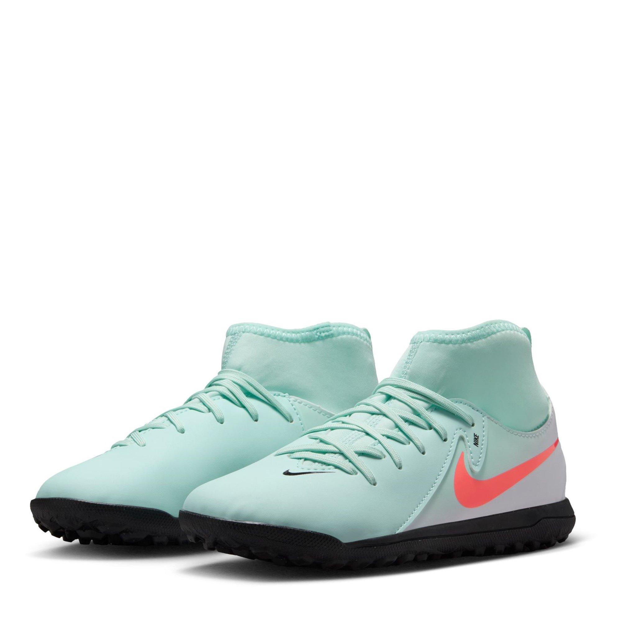 Nike Phantom Luna II Club Juniors Astro Turf Football Boots