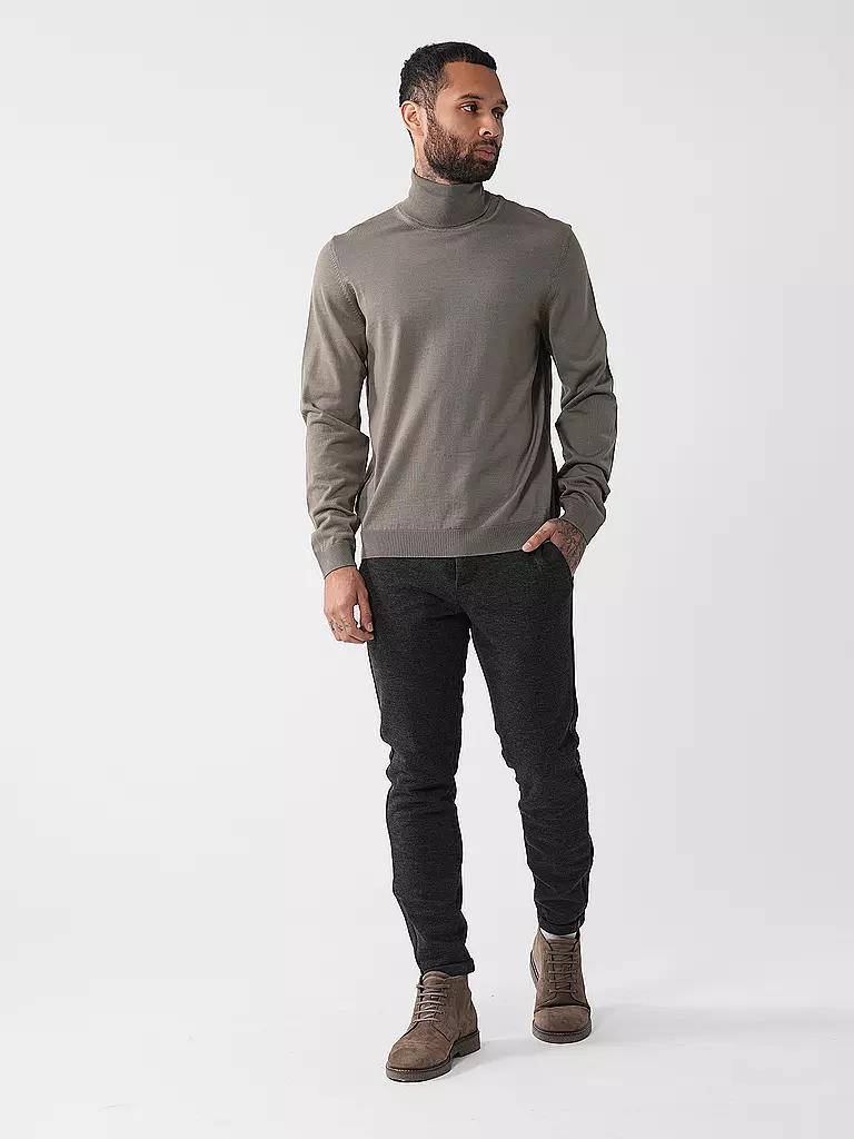 BOSS Rollkragenpullover Slim Fit MUSSO grün