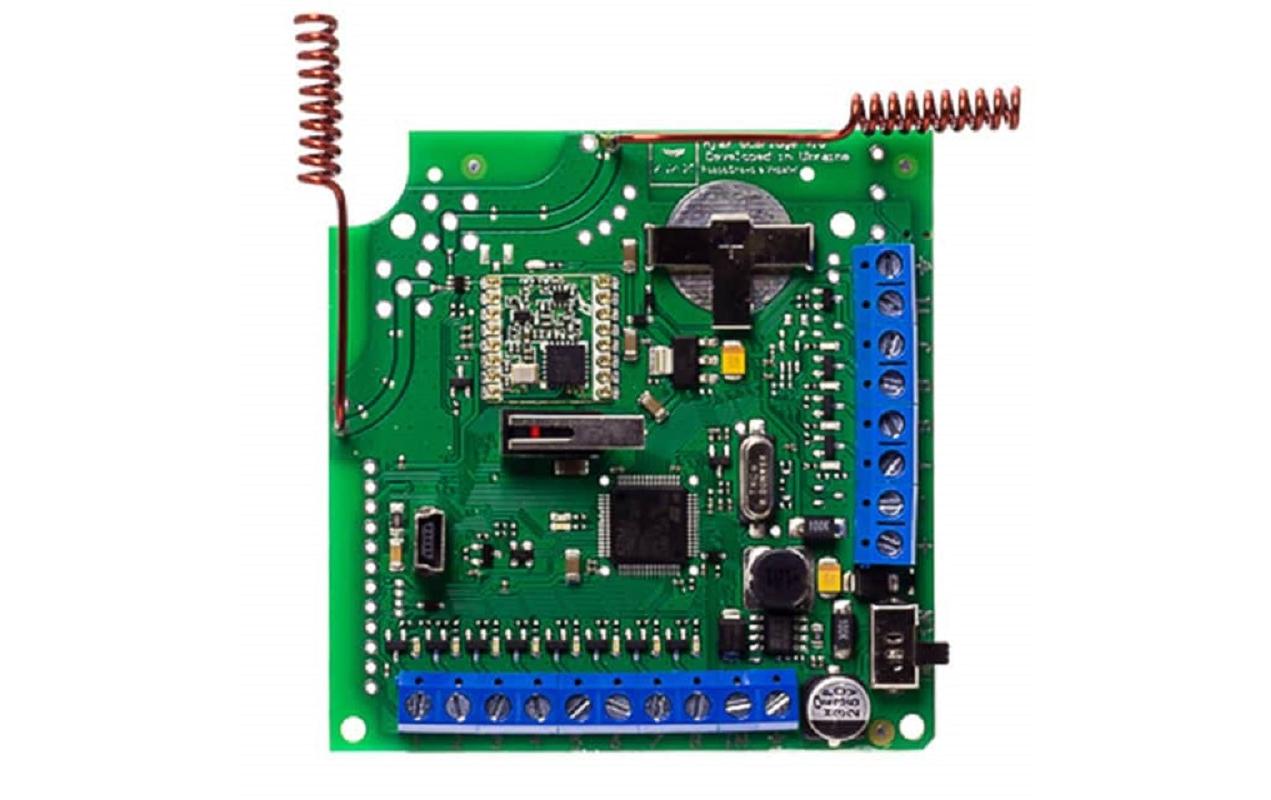 Funk-Transmitter ocBridge Plus für Drittanbieter<br>Empfängermodul zum Anschluss von Ajax-Geräten an eine Fremdzentrale