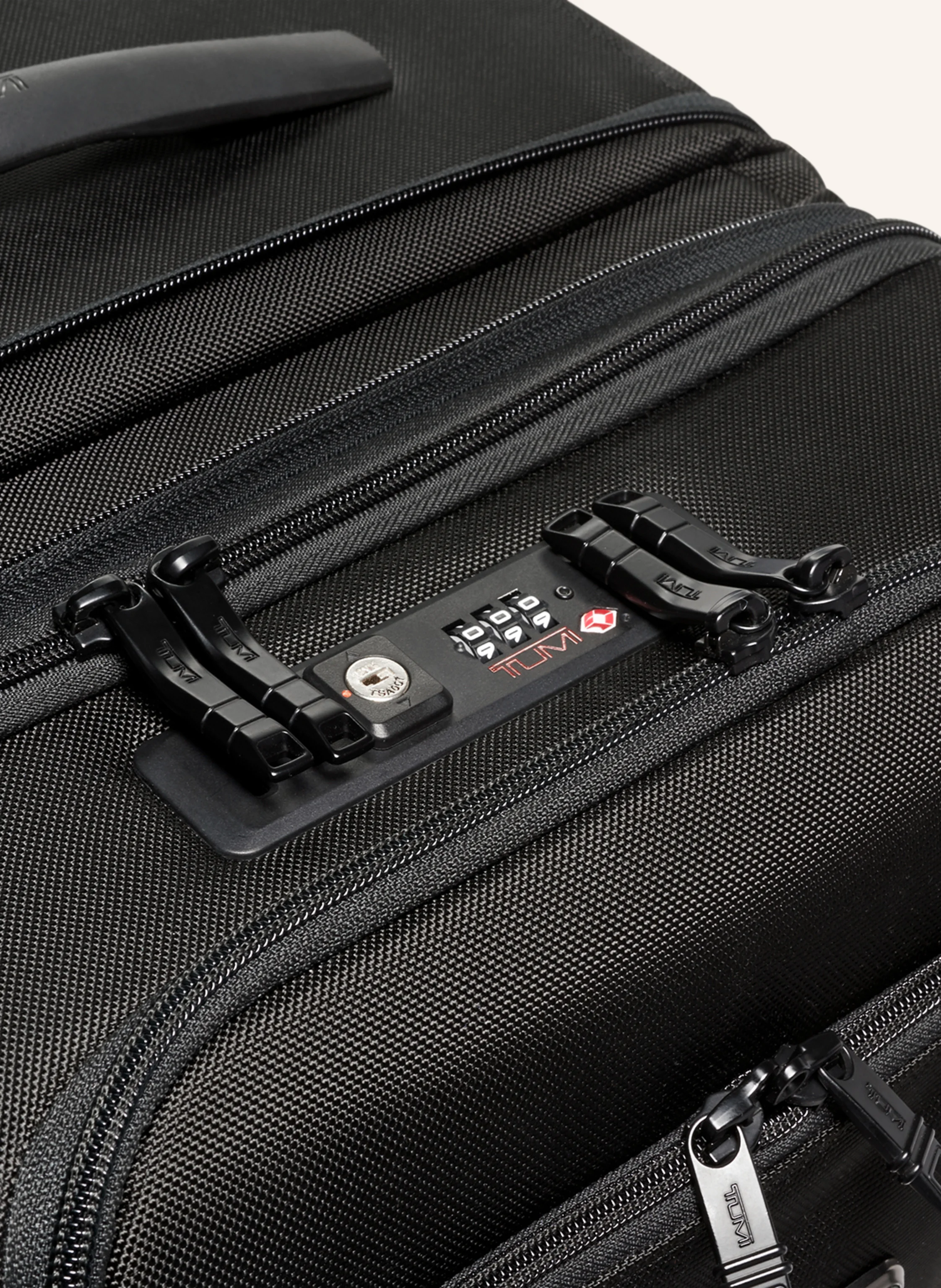 TUMI ALPHA 3 Trolley TALL 4