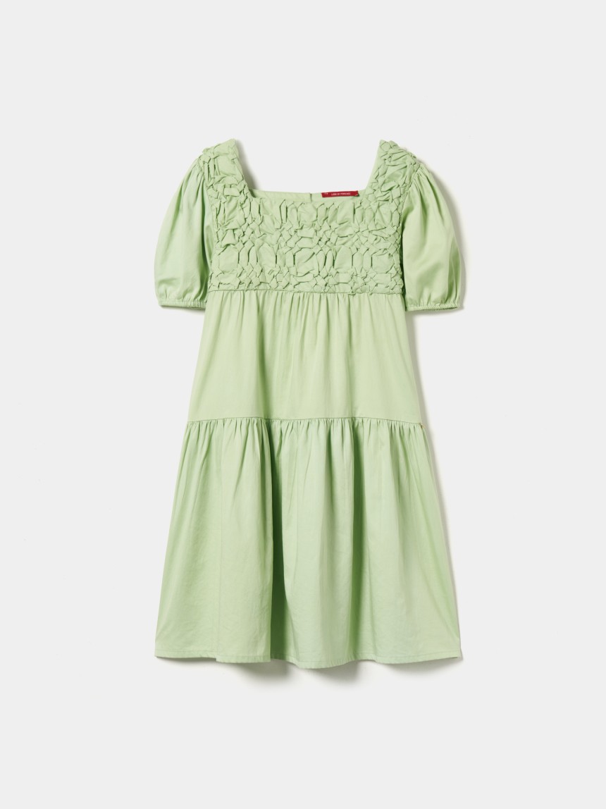 Vestido de manga curta com folhos