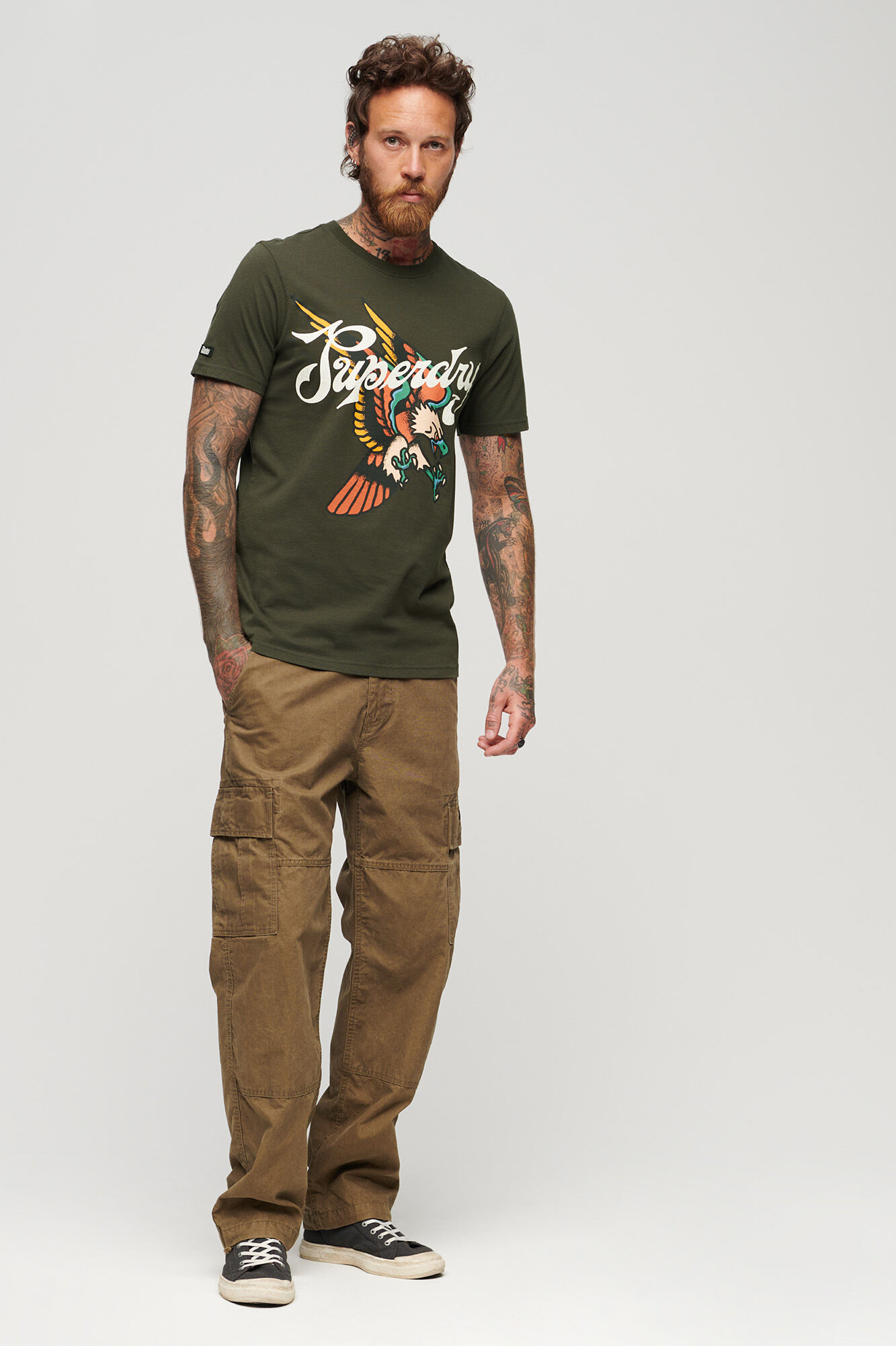 Camiseta com estampa de tatuagem