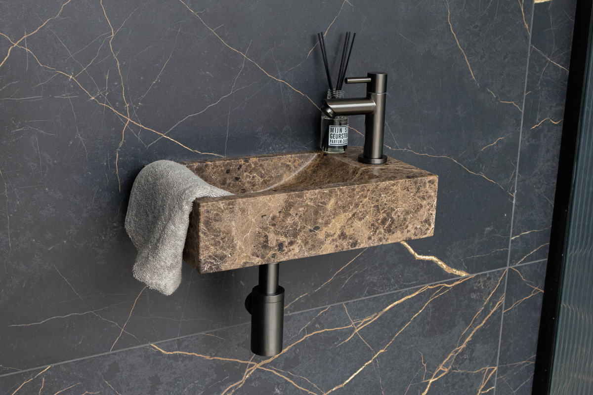 Saniclear Dark Emperador fonteinset met rechte kraan in gunmetal