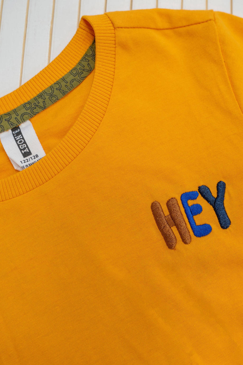 B.Nosy longsleeve Trevor lichtoranje