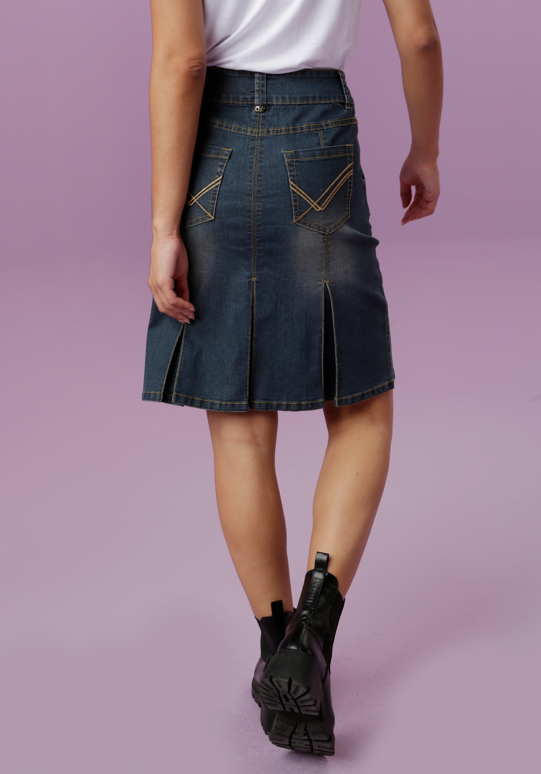Aniston CASUAL Jeansrock , mit eingelegten Falten