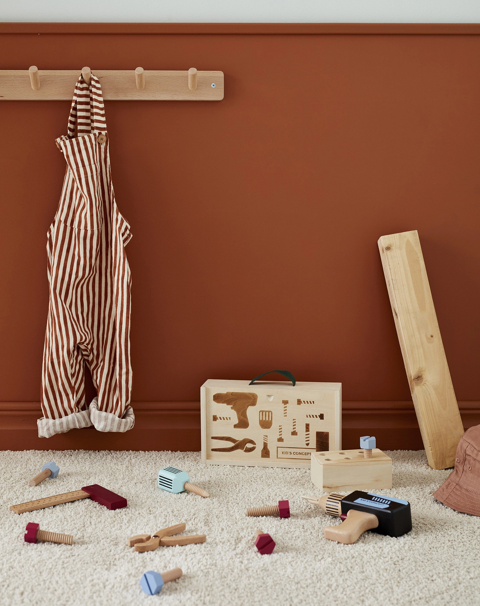 Holz-Werkzeugkoffer CRAFTSKIDS 12-teilig in bunt
