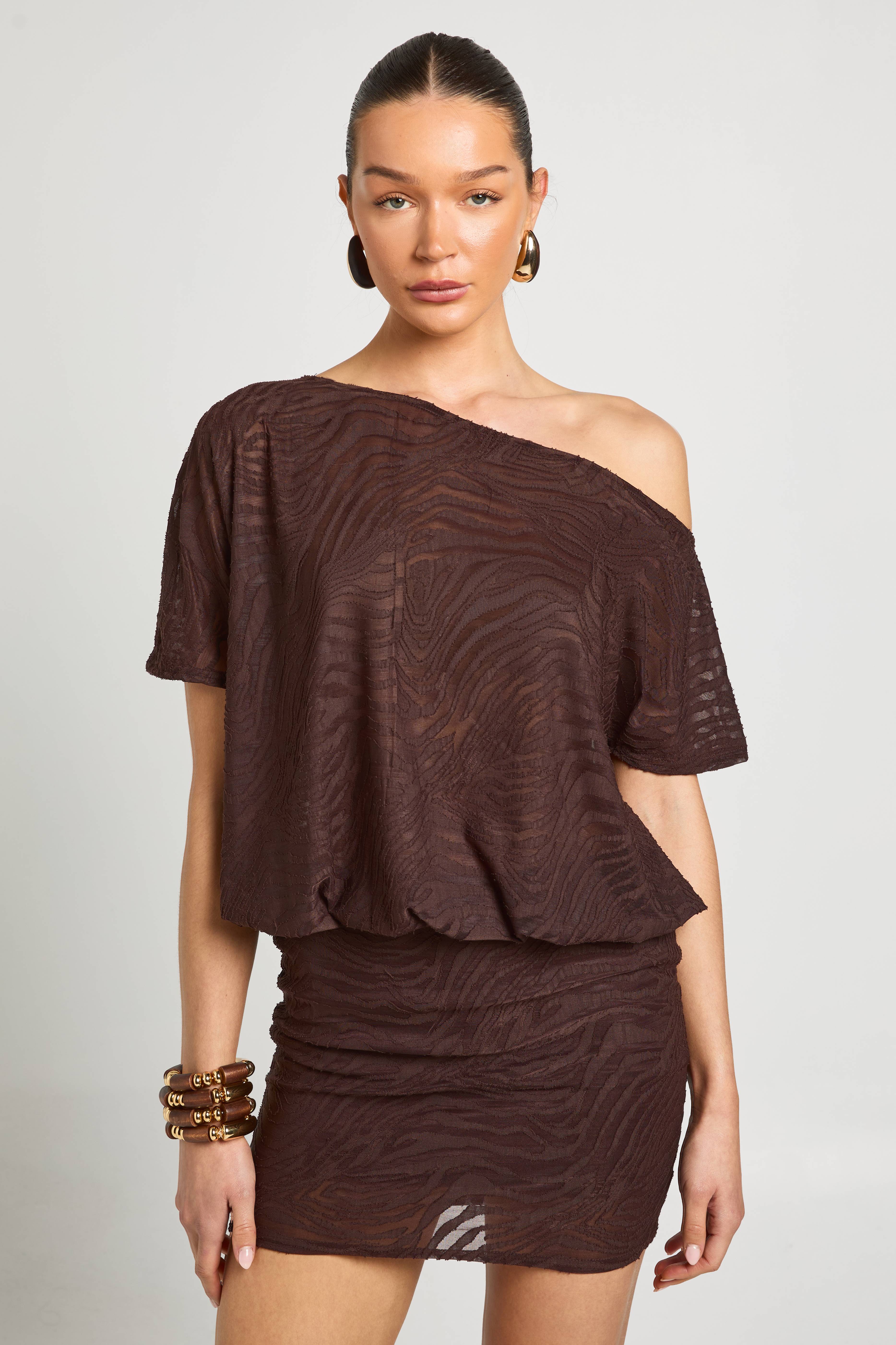 boohoo Robe Courte À Haut Blouson Encolure Asymétrique Motif Zèbre Dévoré