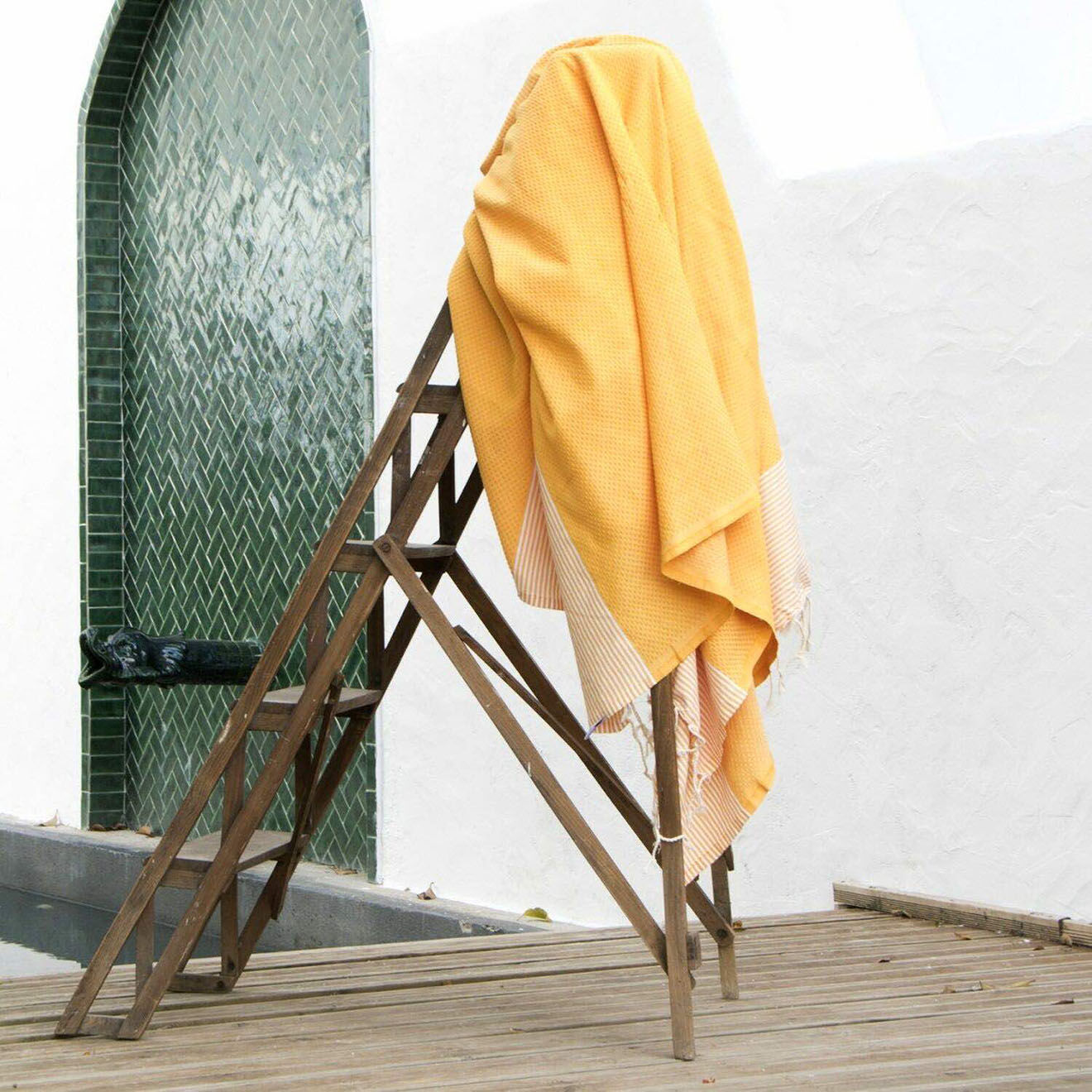 Febronie Fouta Famiglia XXL Nid d'Abeille Ibiza jaune safran -  200x200 cm