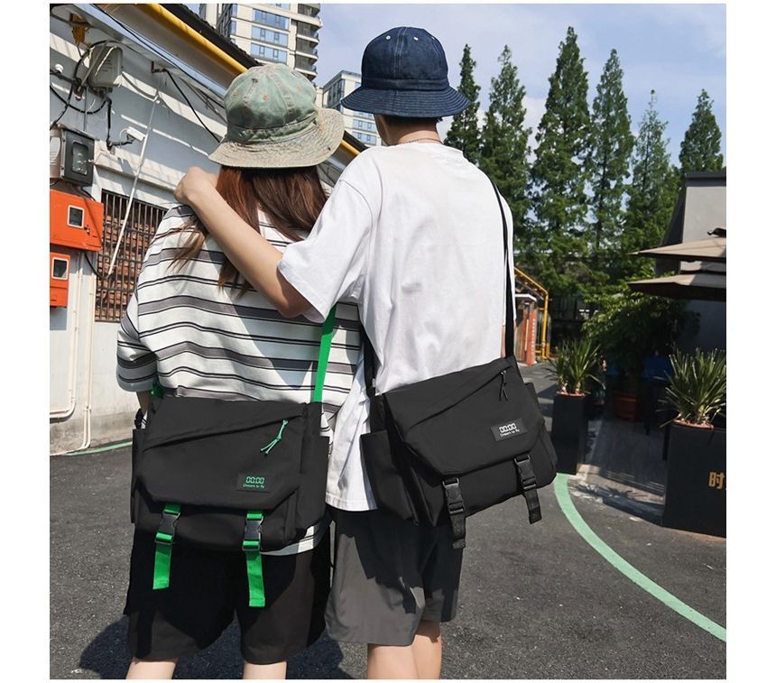 Mulgam - Nylon crossbodytas met gesp