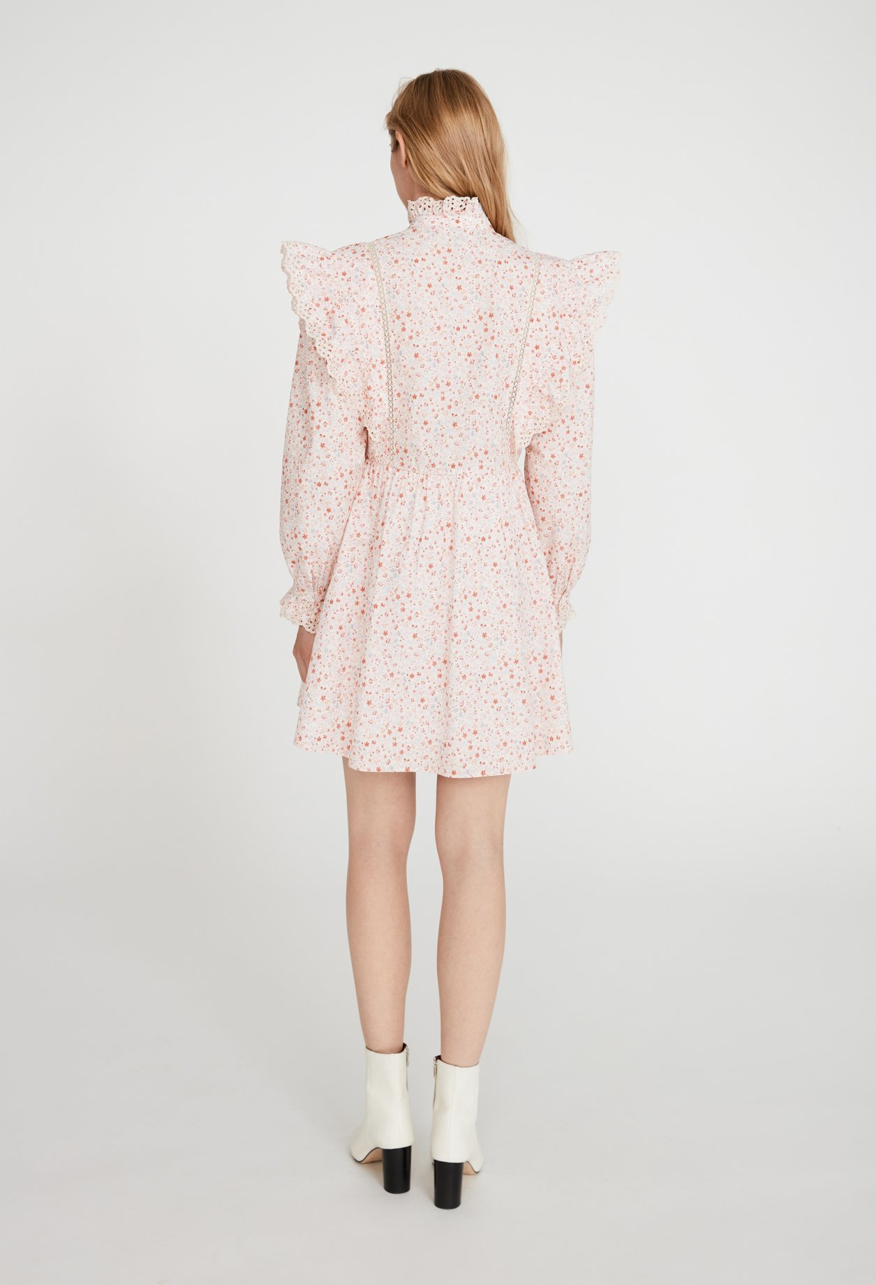 Robe fleurie &agrave; volants
