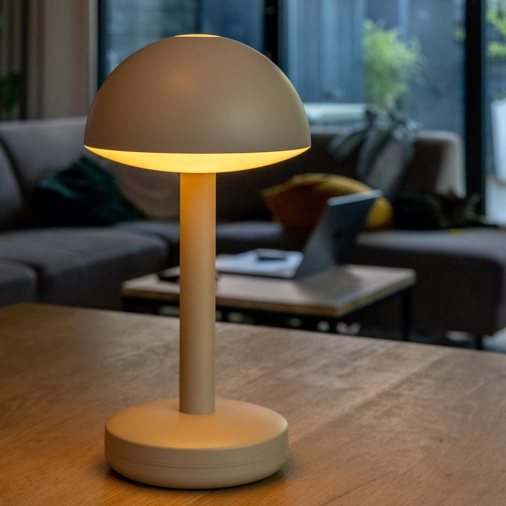Humble Bug Oplaadbare Tafellamp - Beige