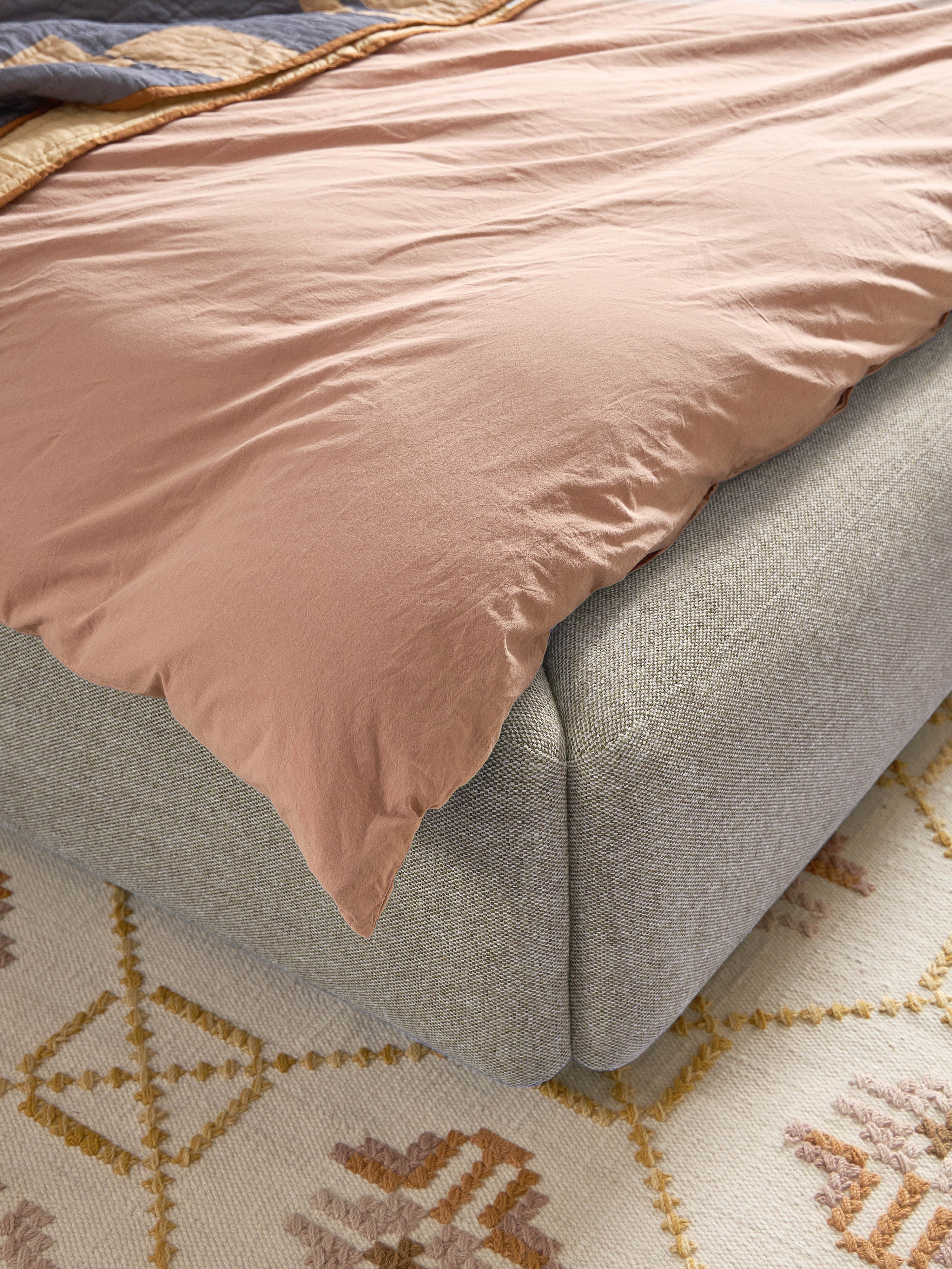 Gestoffeerd bed Melva met opbergruimte