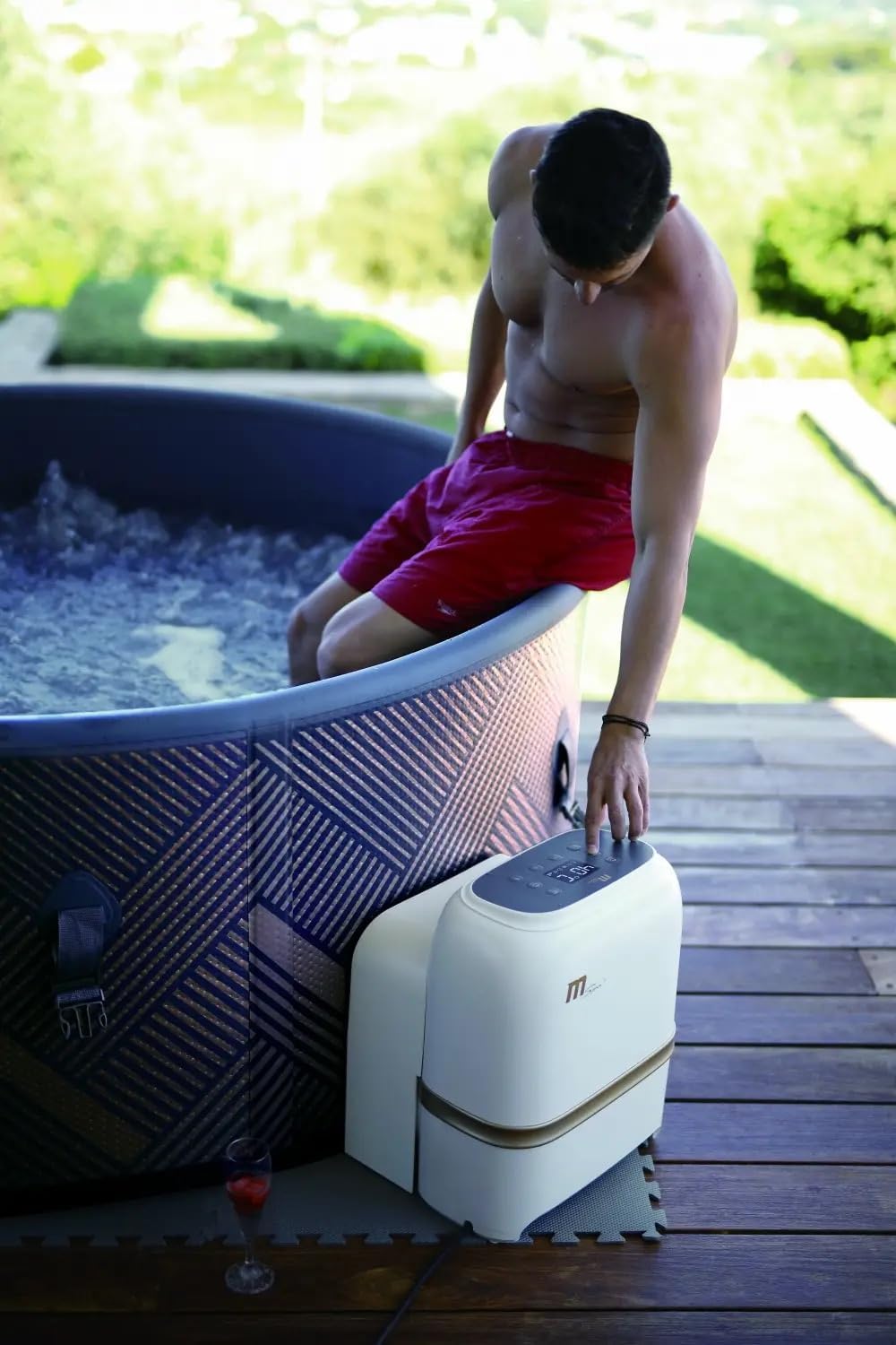 MSPA Whirlpool Mono – Aufblasbarer Whirlpool für 6 Personen | 173x173x70cm | 138 Massagedüsen mit 3 Intensitätsstufen | Indoor- und Outdoor-Spa | Winterfest & Ganzjahresnutzung | Komfortable Steuerung