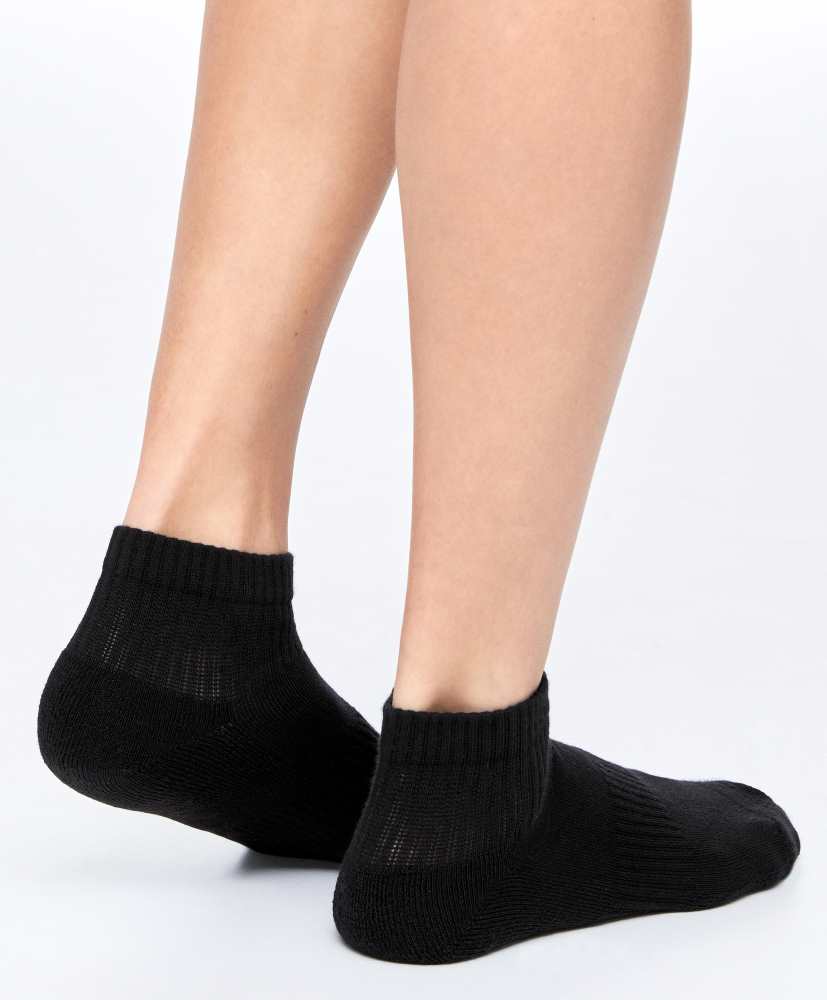3 pares de meias esportivas de algodão.
