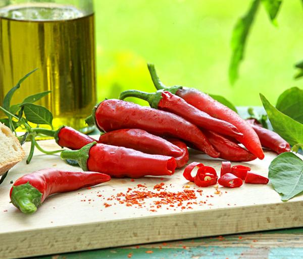 Rote Peperoni, scharf
