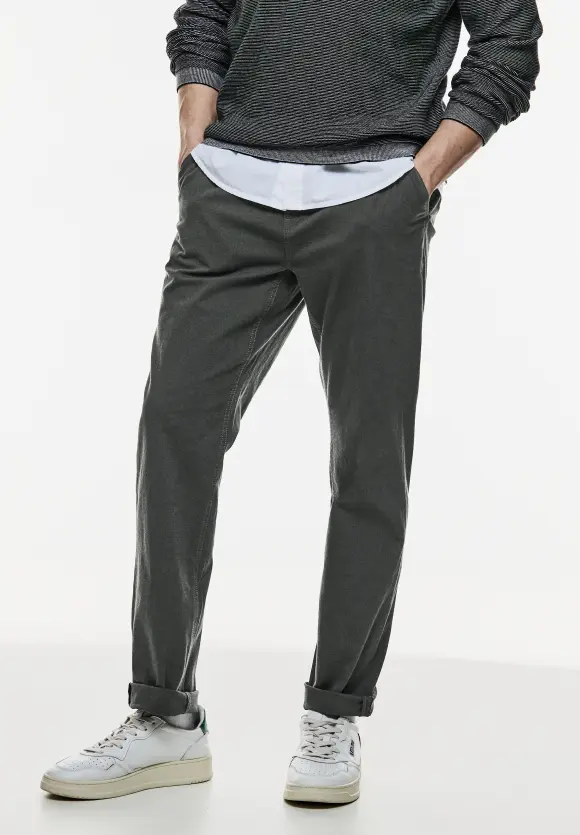 Komfortable Struktur Chino - dusty urban green