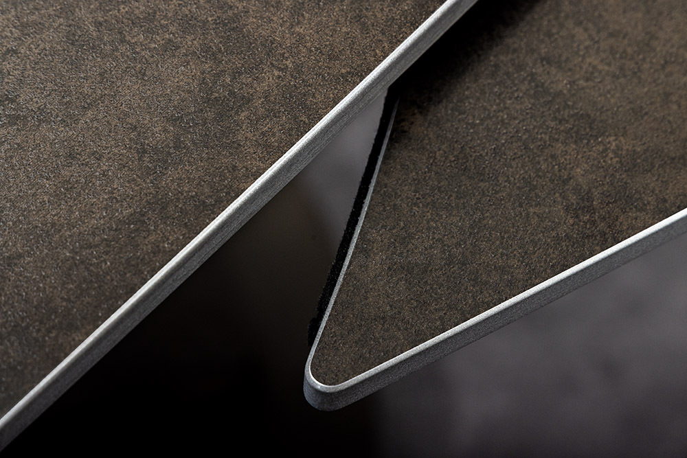 Ausziehbarer Esstisch INCEPTION 130-190cm rost  oval Keramik bronze Gestell