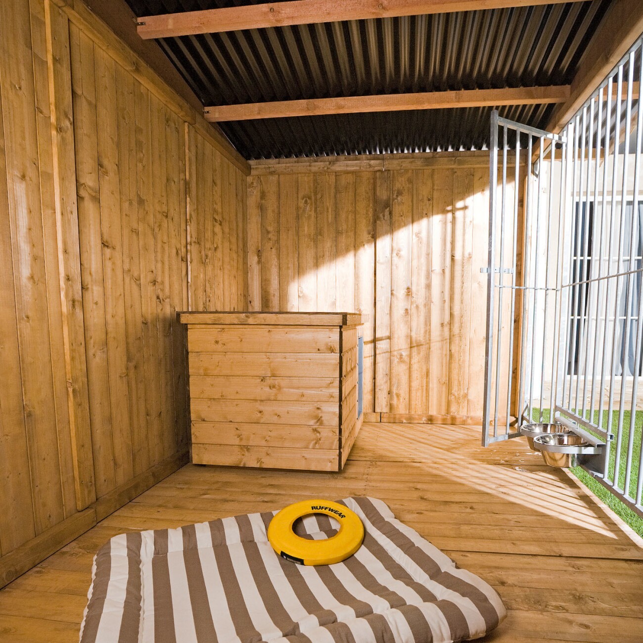 Sauerland Hundezwinger Charly mit Hundehütte 3 m, 2 m, 2,25 m ohne Bodenplatte