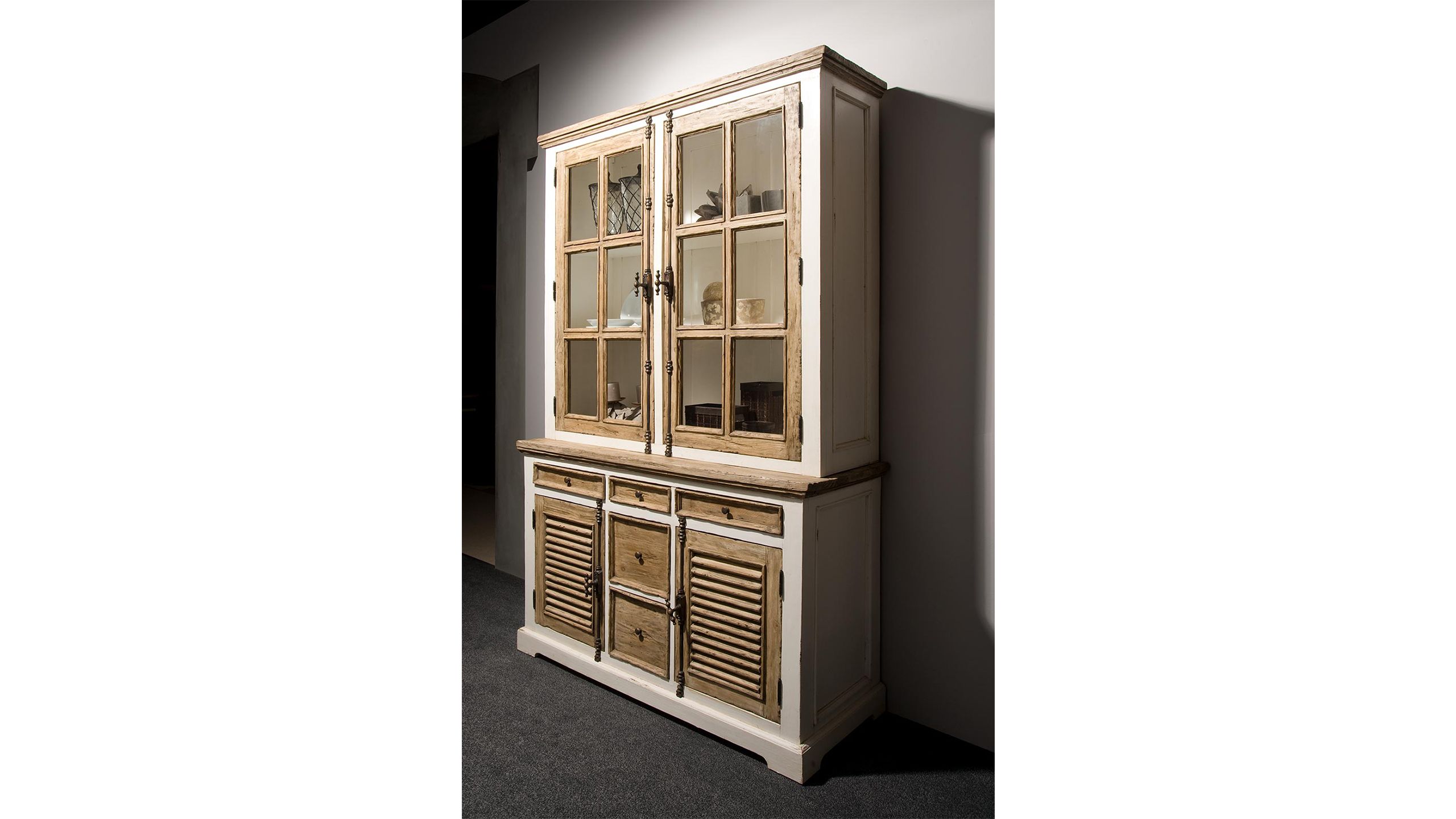 Buffetkast Amanda B140 x D50 x H220 cm