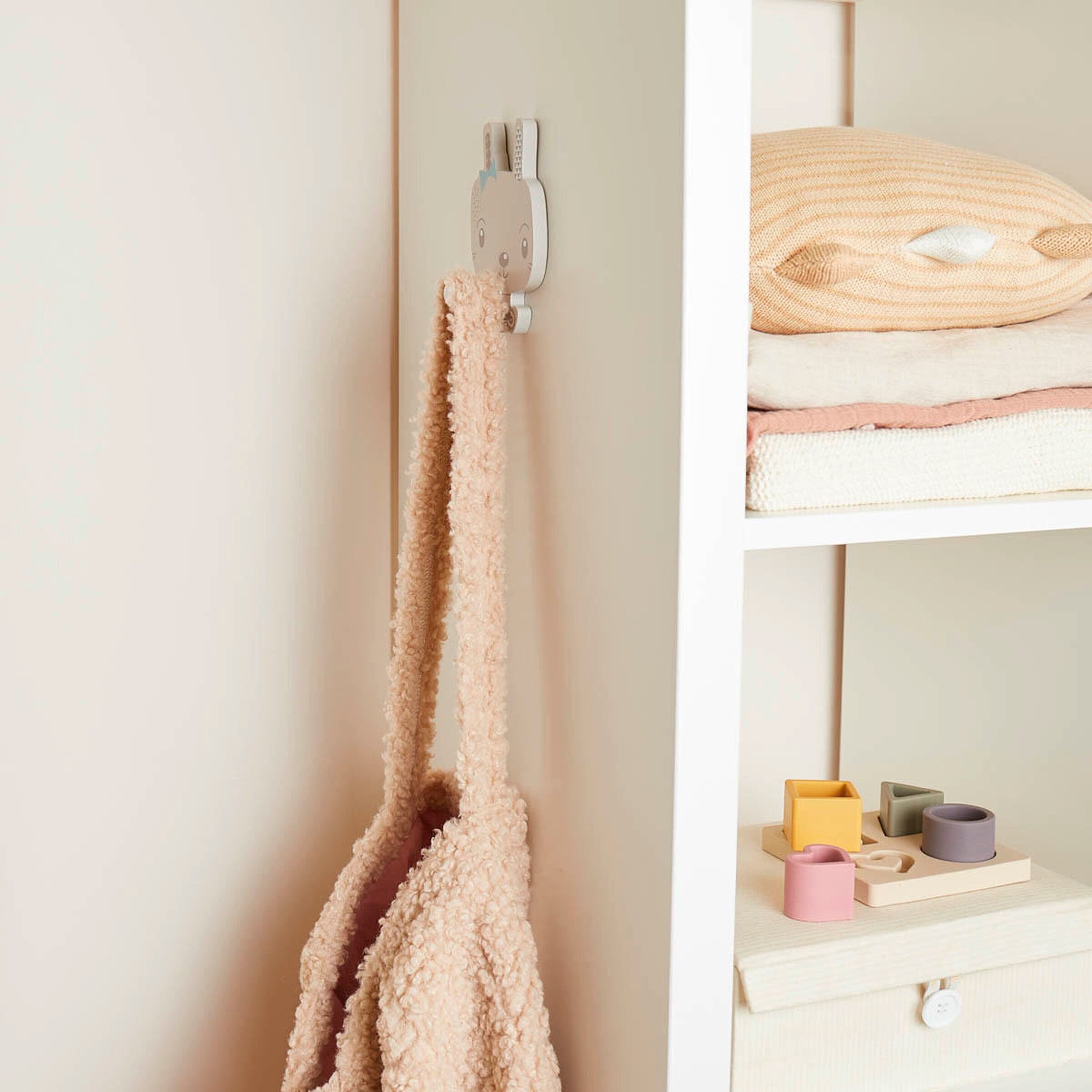 Bieco Kindergarderobe Hase Blau