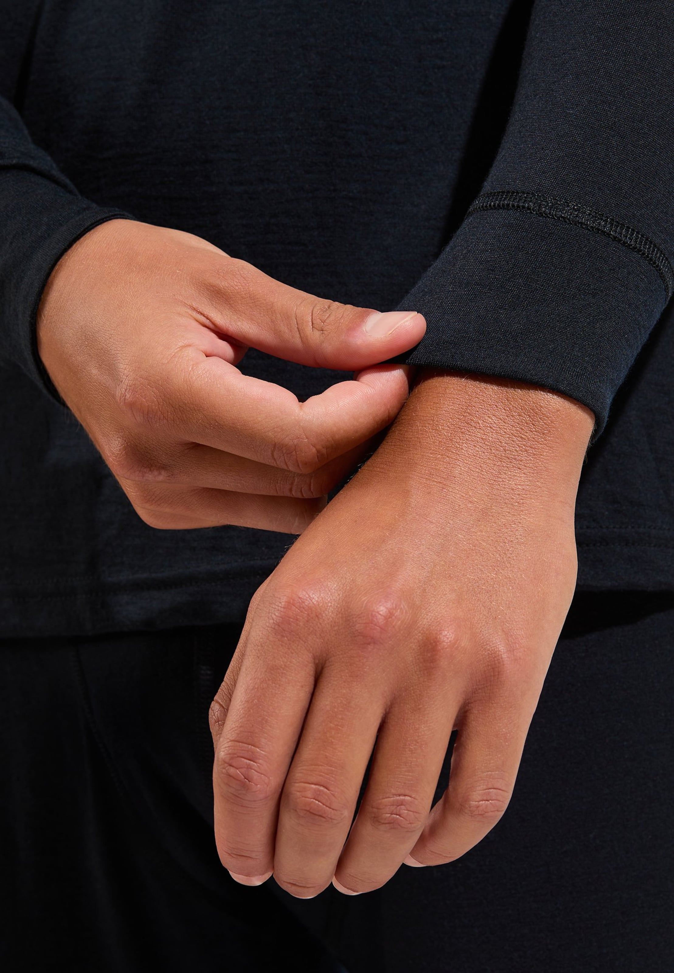 Natural Merino 200 Base Layer Half Zip in black